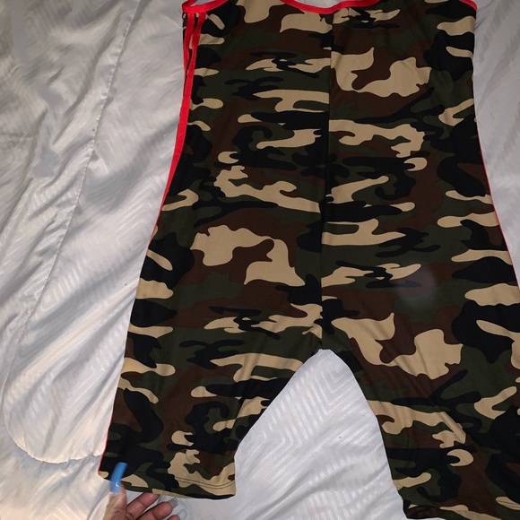 one piece - Picture 2 of 2